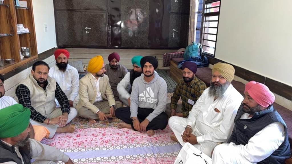 On the auspicious occasion of Maha Shivratri OSD Sukhvir Singh paid obeisance at various temples of Dhuri constituency